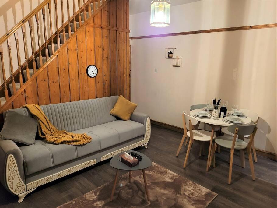 Nice 4-Bedroom Vacation Home With Indoor Fireplace Wellington  Exteriér fotografie