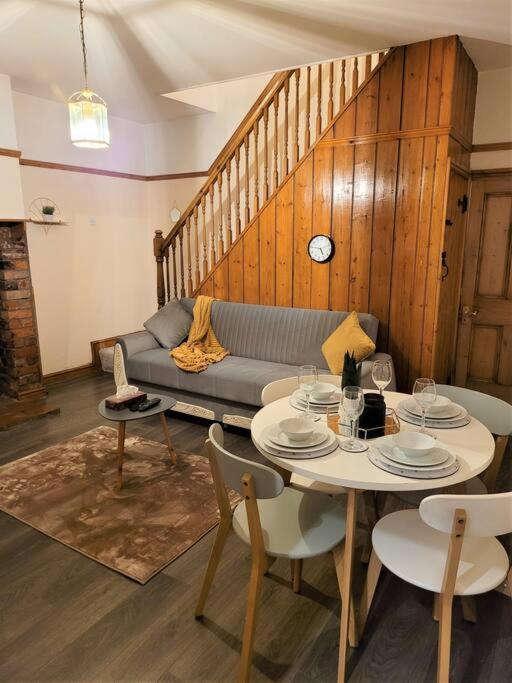 Nice 4-Bedroom Vacation Home With Indoor Fireplace Wellington  Exteriér fotografie